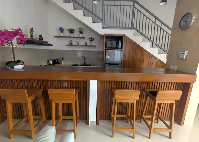 Dua Warna Dencarik Villa